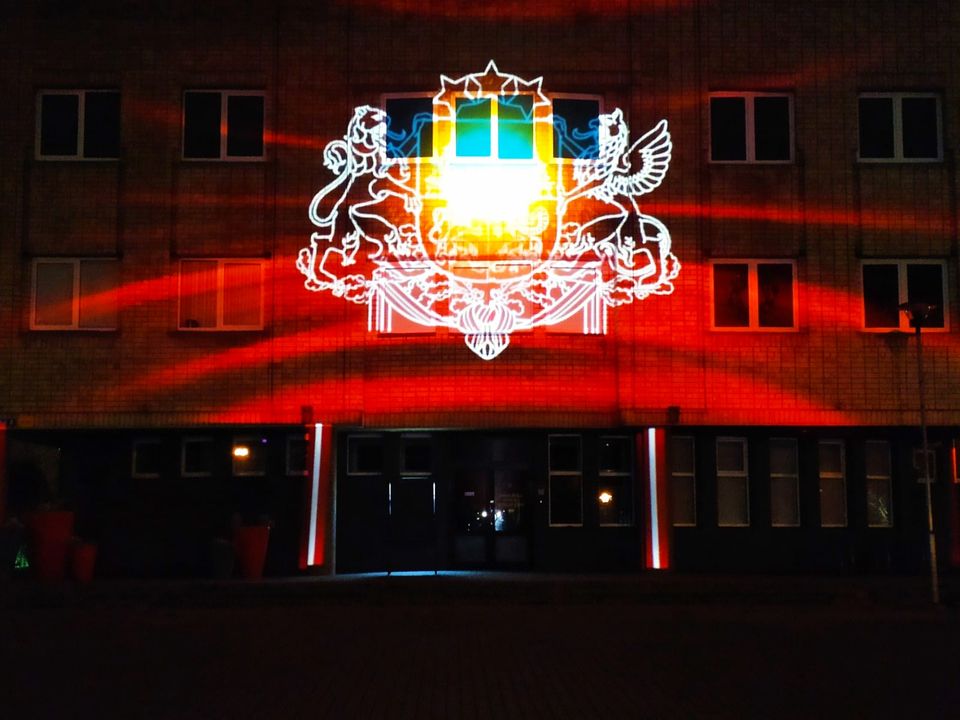 Video, skaņas un gaismas iekārtu noma | skatuvestehnika.lv