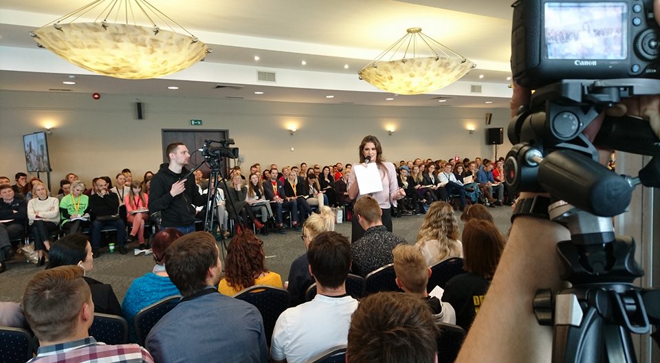 Video, skaņas un gaismas iekārtu noma | skatuvestehnika.lv